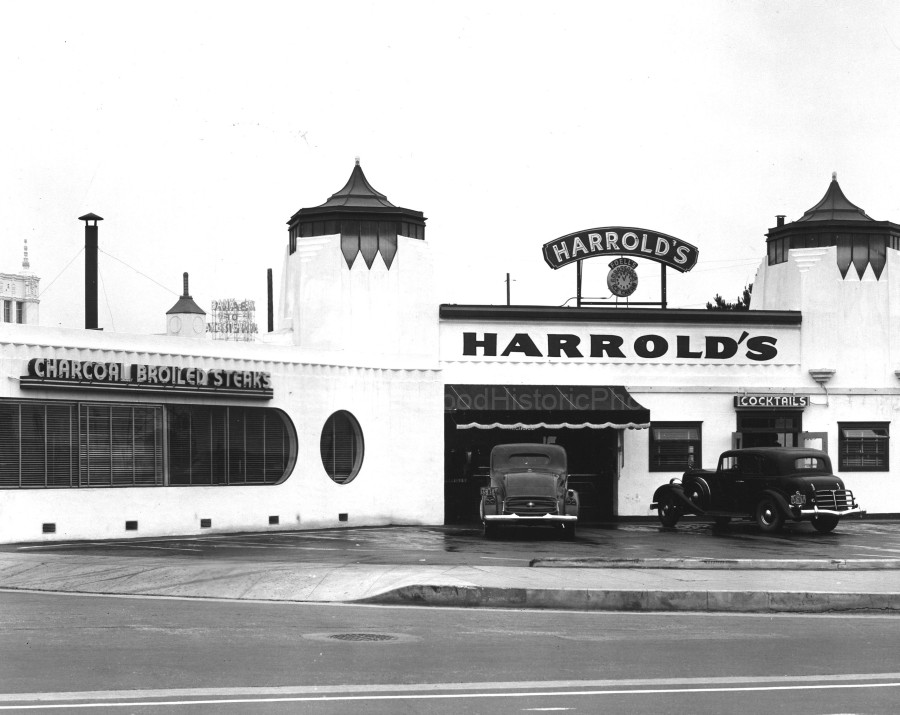 Harrolds Drive-In and Steak House 1936.jpg